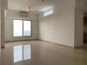 2 BHK Apartment For Sale in Kanakia Paris, Bandra East