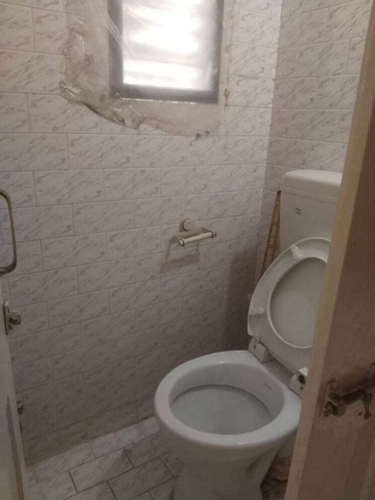 Bathroom, city-pride 2 Bedroom 1000 Sq.Ft. Apartment In Kothrud Pune 9088449