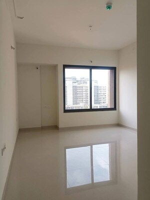 Room in 3 BHK Apartment at Kumar Palmsprings, Undri – for Rent