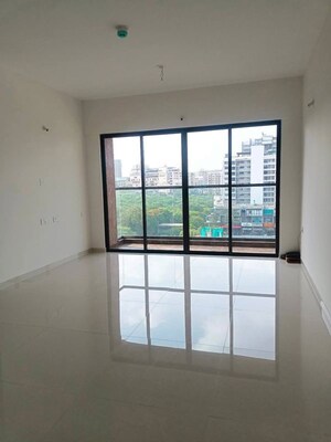 Room in 3 BHK Apartment at Kumar Palmsprings, Undri – for Rent