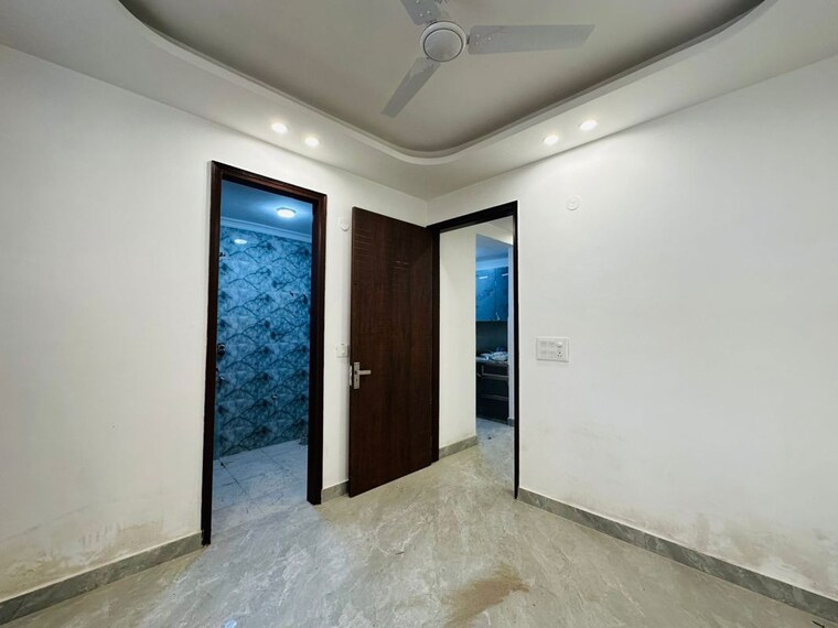 Room, saket 2 Bedroom 700 Sq.Ft. Builder Floor In Saket Delhi 9909726