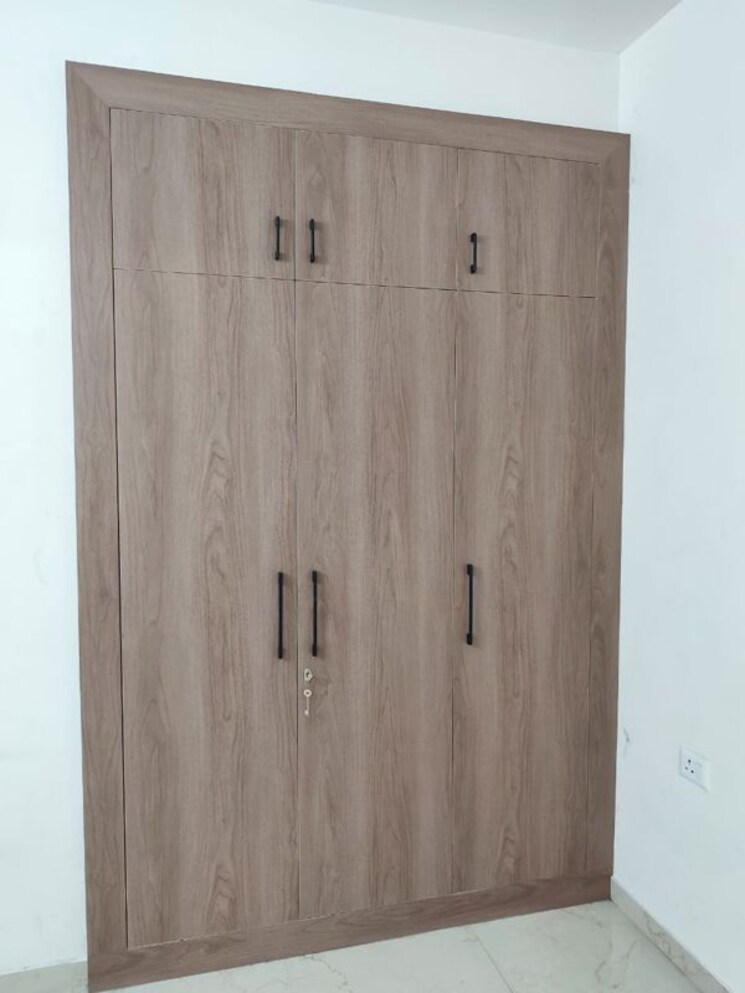 Bathroom, smart-world-gems 3.5 Bedroom 1423 Sq.Ft. Apartment In Sector 89 Gurgaon 9909727