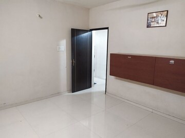 Room in 2 BHK Apartment at Aloma Aquena Towers, Aundh – for Sale