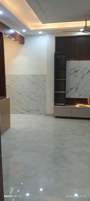 Room in 1.5 BHK Apartment at Shalimar Garden – for Sale