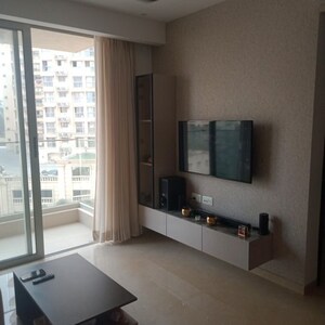 Room in 2 BHK Apartment at Hiranandani Highland, Powai – for Rent