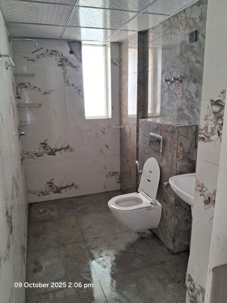 Bathroom, shiv-sai-emerald-heights 4 Bedroom 2190 Sq.Ft. Apartment In Sector 88 Faridabad 9909741
