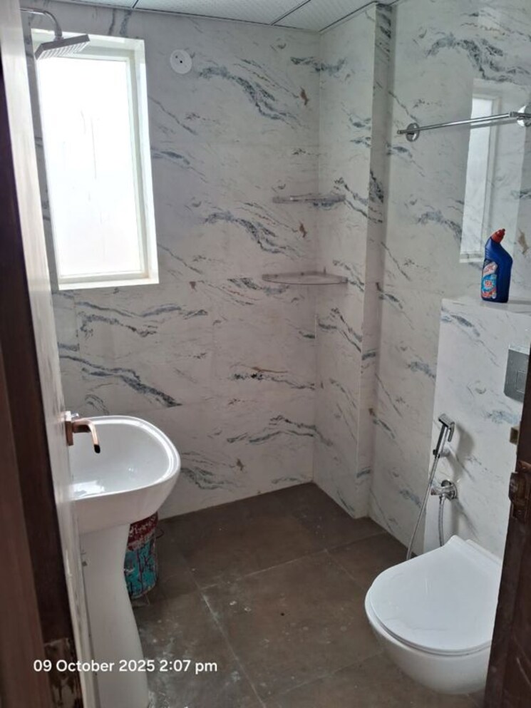 Bathroom, shiv-sai-emerald-heights 4 Bedroom 2190 Sq.Ft. Apartment In Sector 88 Faridabad 9909741