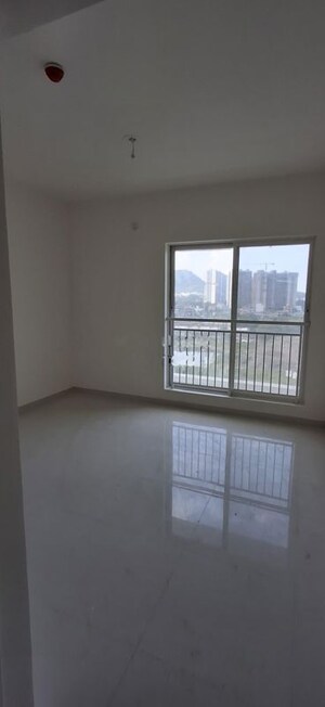 Room in 2 BHK Apartment at Godrej Nurture Pune, Mamurdi – for Rent