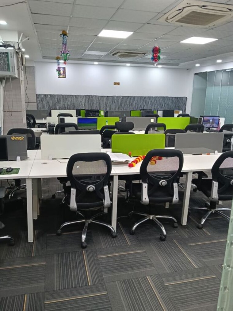 Team Area, sector 2 Commercial Office Space 4500 Sq.Ft. In Sector 2 Noida 9909753