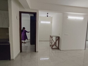 Room in 3.5 BHK Apartment at Smart World Gems, Sector 89 – for Rent
