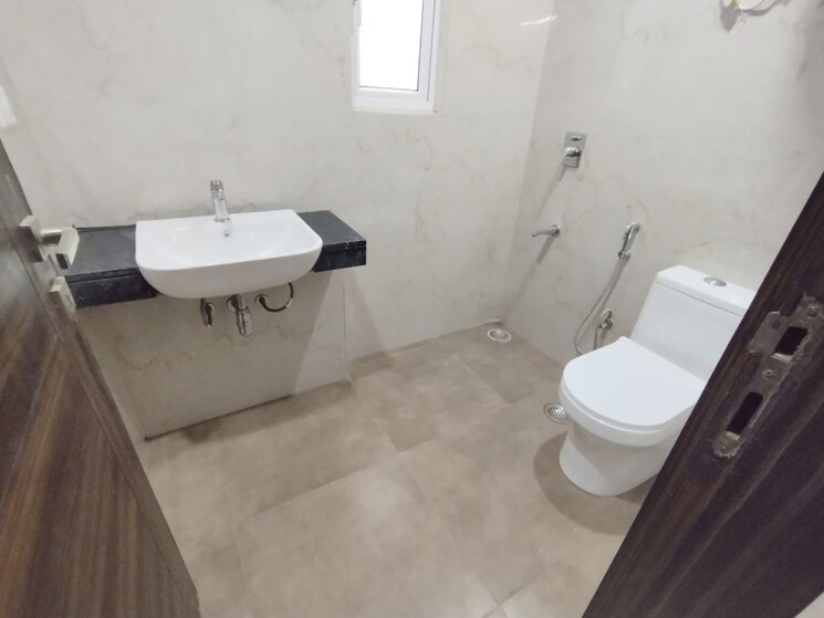 Bathroom, smart-world-gems 3.5 Bedroom 1494 Sq.Ft. Apartment In Sector 89 Gurgaon 9909756