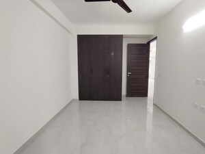 Room in 3.5 BHK Apartment at Smart World Gems, Sector 89 – for Rent