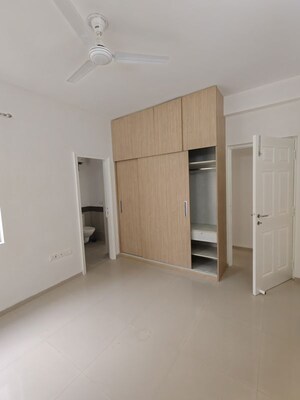 Room in 3 BHK Apartment at Conscient Hines Elevate, Sector 59 – for Rent