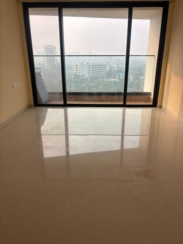 Room in 3 BHK Apartment at Kalpataru Magnus, Bandra East – for Rent