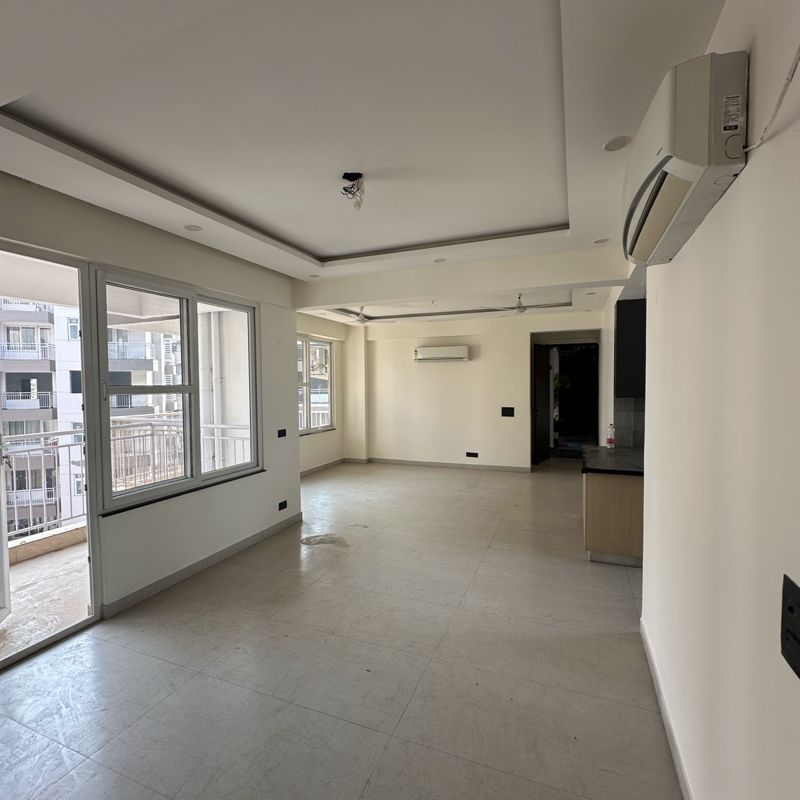 3 BHK + Extra Room 2400 Sq.Ft. Apartment in Ram Shanti Apartment