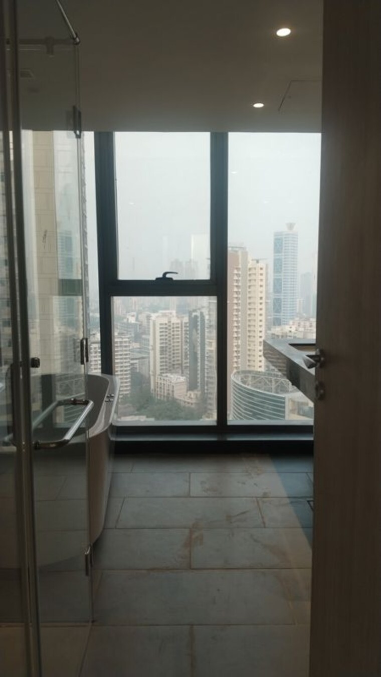Bathroom, rustomjee-crown 4 Bedroom 2500 Sq.Ft. Apartment In Prabhadevi Mumbai 9909825