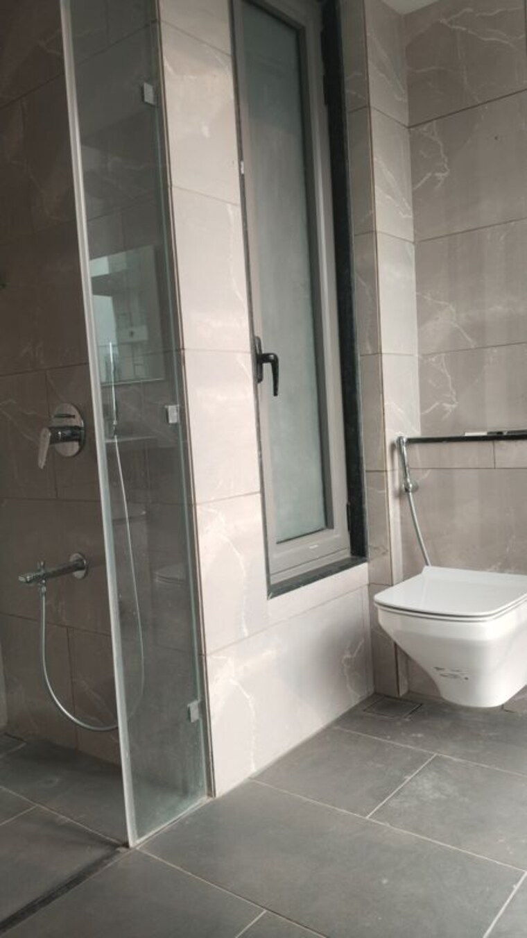 Bathroom, rustomjee-crown 4 Bedroom 2500 Sq.Ft. Apartment In Prabhadevi Mumbai 9909825