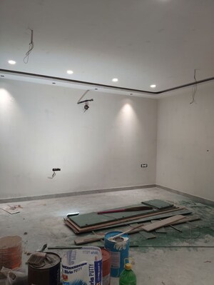 Room in 3 BHK Builder Floor at BPTP District, Sector 81 – for Sale