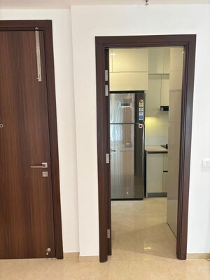 Room in 3 BHK Apartment at Hiranandani Highland, Powai – for Rent