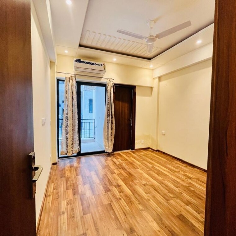 Bedroom, suncity-vatsal-valley 2 Bedroom 1130 Sq.Ft. Apartment In Gwal Pahari Gurgaon 9909863