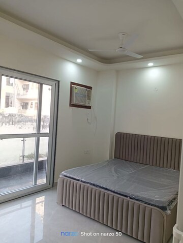 Room in 1.5 BHK Builder Floor at Sector 55 – for Rent