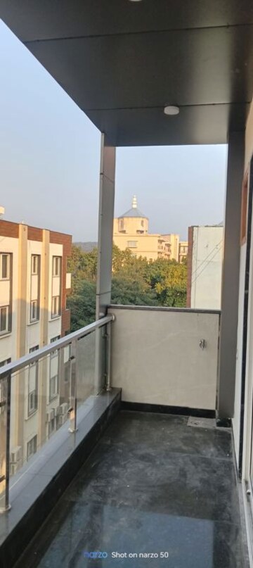 Balcony in 1.5 BHK Builder Floor at Sector 55 – for Rent