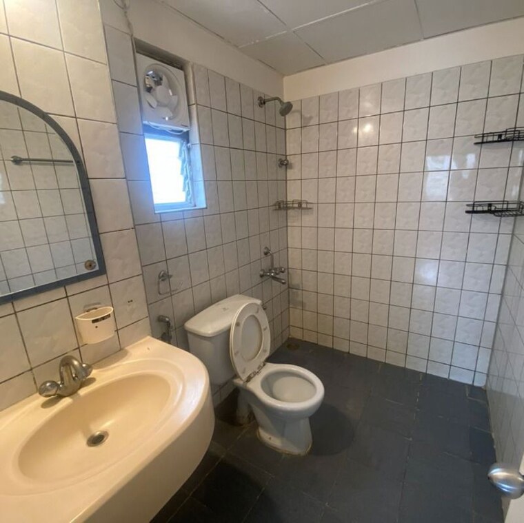 Bathroom, prestige-monte-carlo 3 Bedroom 1800 Sq.Ft. Apartment In Anantapuram Bangalore 9909895