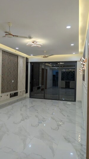 Room in 3 BHK Apartment at M3M Heights, Sector 65 – for Rent