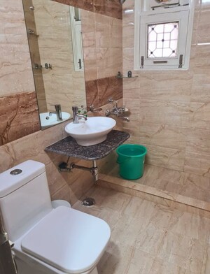 Team Area in 3 BHK Apartment at Sukhdev Vihar – for Sale