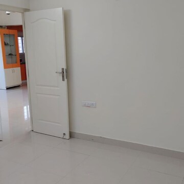 Room in 2.5 BHK Apartment at Ksr Cordelia, Rachenahalli – for Rent
