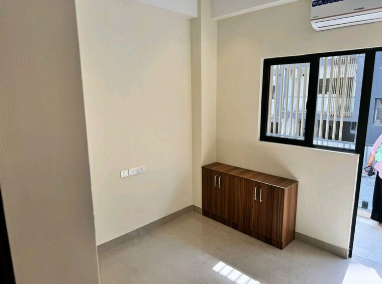 Room, suncity-vatsal-valley 3 Bedroom 770 Sq.Ft. Apartment In Gwal Pahari Gurgaon 9909959