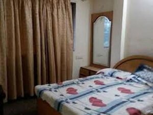 Bedroom in 2.5 BHK Apartment at Satyam CHS Chembur, Chembur – for Rent