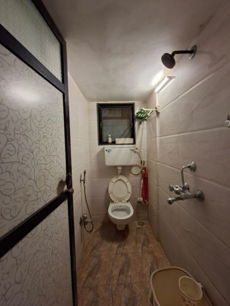Bathroom, bhushan-park-view-chs 1.5 Bedroom 430 Sq.Ft. Apartment In Borivali West Mumbai 9910064