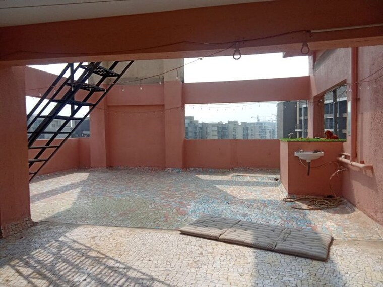 Terrace, hi-tech-castle 3 Bedroom 1500 Sq.Ft. Apartment In Ulwe Navi Mumbai 9910143