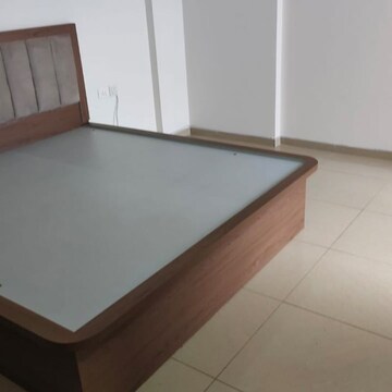 Room in 3 BHK Apartment at Purva Venezia, Yelahanka New Town – for Rent
