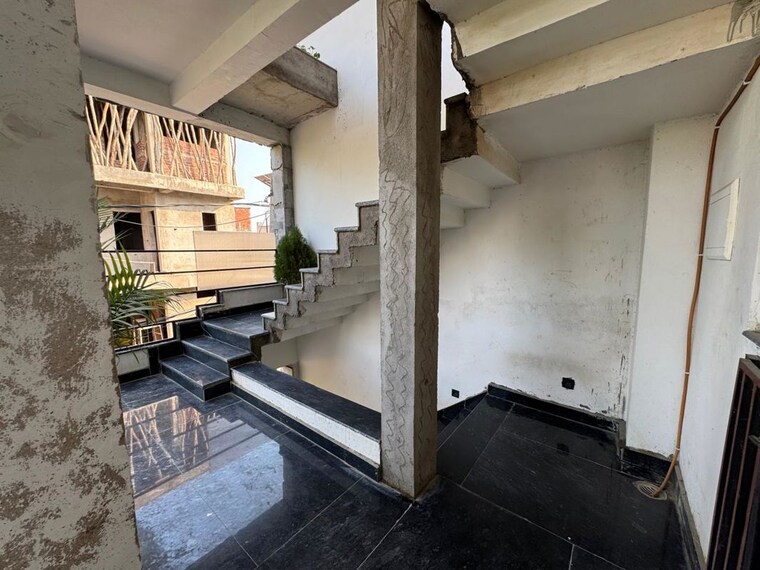 Kitchen, gomti nagar 4 Bedroom 2400 Sq.Ft. Villa In Gomti Nagar Lucknow 9910158