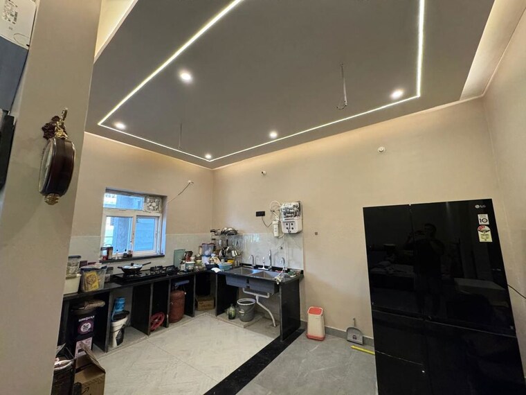 Master Bedroom, gomti nagar 4 Bedroom 2400 Sq.Ft. Villa In Gomti Nagar Lucknow 9910158