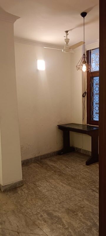 Room in 2 BHK Builder Floor at Chittaranjan Park – for Sale