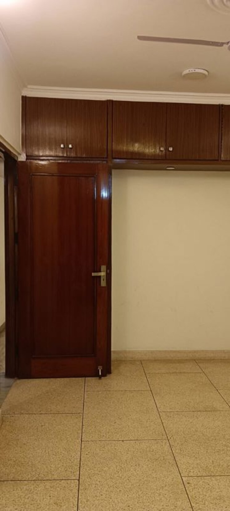 Room, chittaranjan park 2 Bedroom 1125 Sq.Ft. Builder Floor In Chittaranjan Park Delhi 9910177