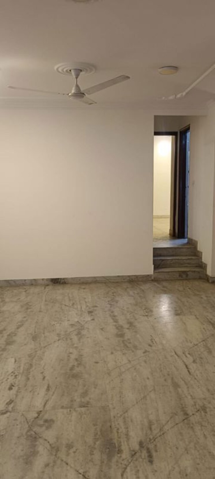 Room, chittaranjan park 2 Bedroom 1125 Sq.Ft. Builder Floor In Chittaranjan Park Delhi 9910177