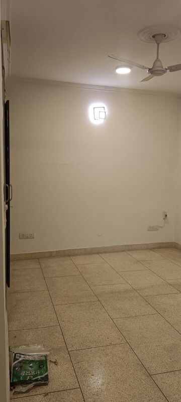 Room in 2 BHK Builder Floor at Chittaranjan Park – for Sale