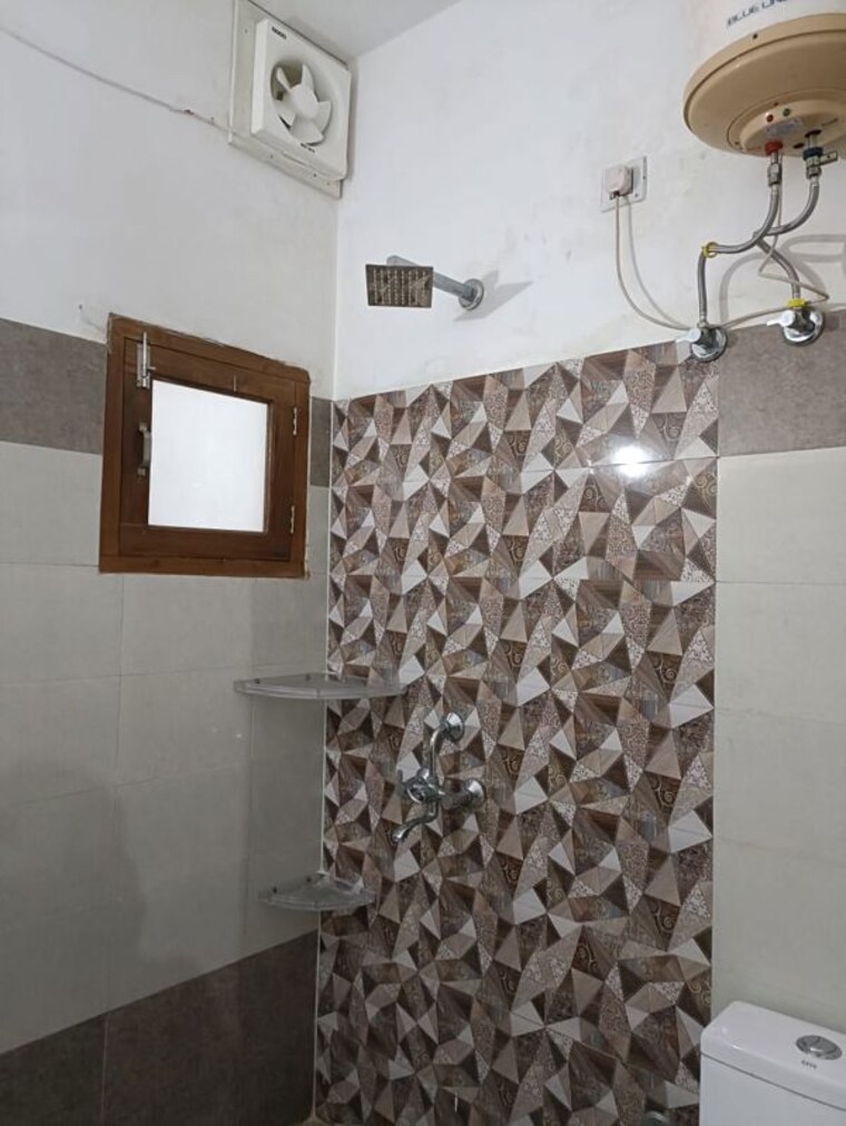 Bathroom, sahastradhara road 2 Bedroom 1600 Sq.Ft. Builder Floor In Sahastradhara Road Dehradun 9910178