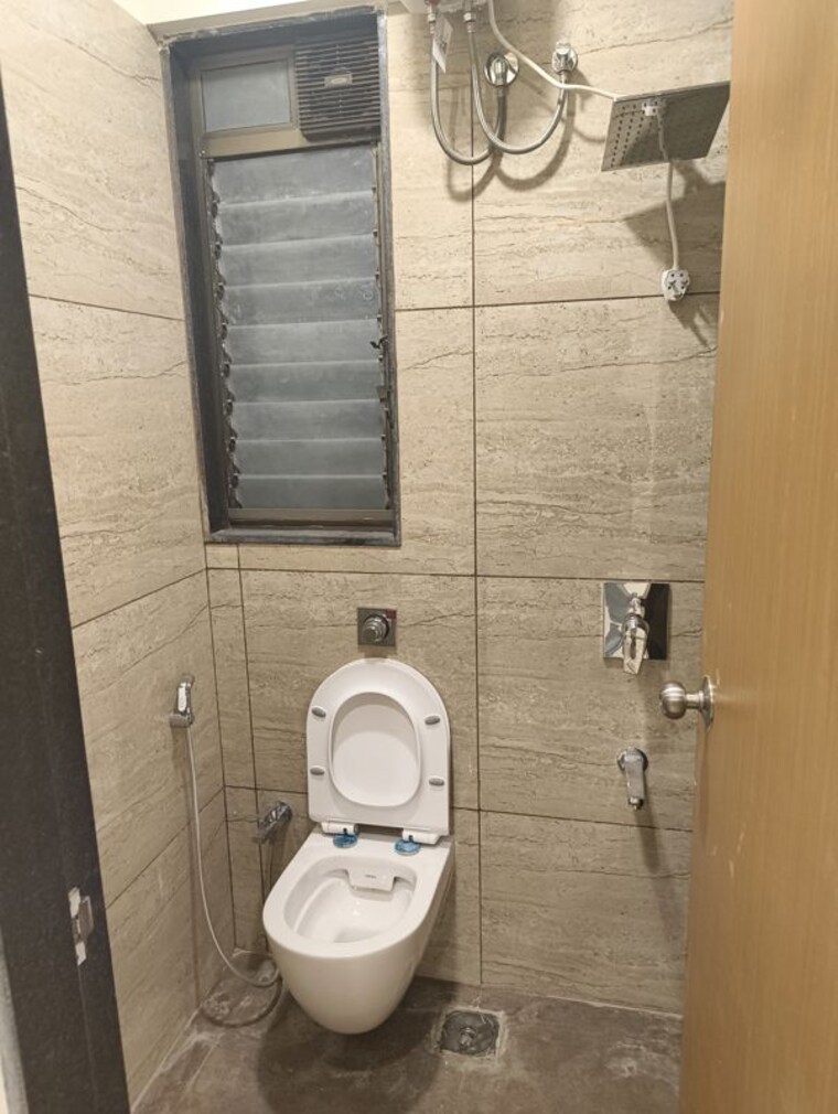 Bathroom, chandak-34-park-estate 2 Bedroom 800 Sq.Ft. Apartment In Goregaon West Mumbai 9910084