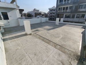 Balcony in 2 BHK Builder Floor at Huda Staff Colony, Sector 46 – for Rent