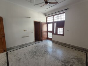 Room in 2 BHK Builder Floor at Huda Staff Colony, Sector 46 – for Rent