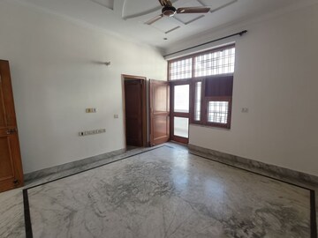 Room in 2 BHK Builder Floor at Huda Staff Colony, Sector 46 – for Rent