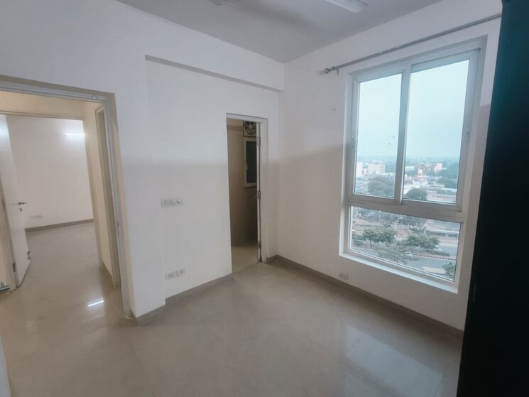Room, emaar-emerald-estate 3 Bedroom 1395 Sq.Ft. Apartment In Sector 65 Gurgaon 9910191