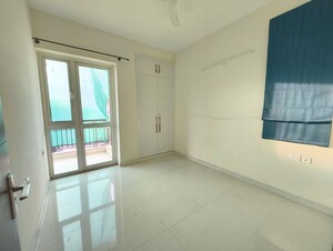 Room in 3 BHK Apartment at Anant Raj Ashok Estate, Sector 63a – for Rent