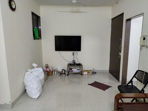 Team Area in 2 BHK Apartment at Bhatia Esspee Towers, Borivali East – for Rent