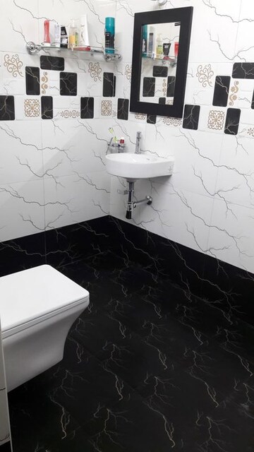 Room in  Pg at Vibhuti Khand – for Rent